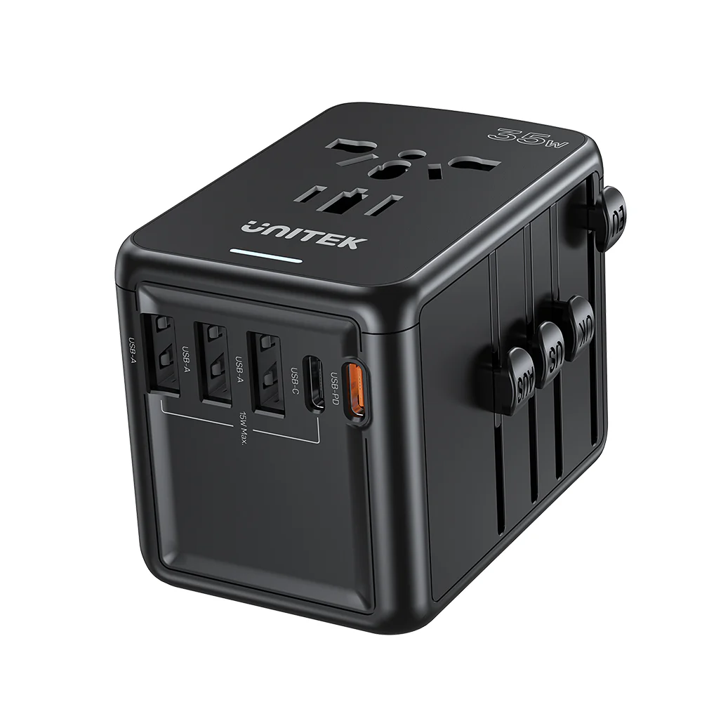UNIVERSAL Travel adapter